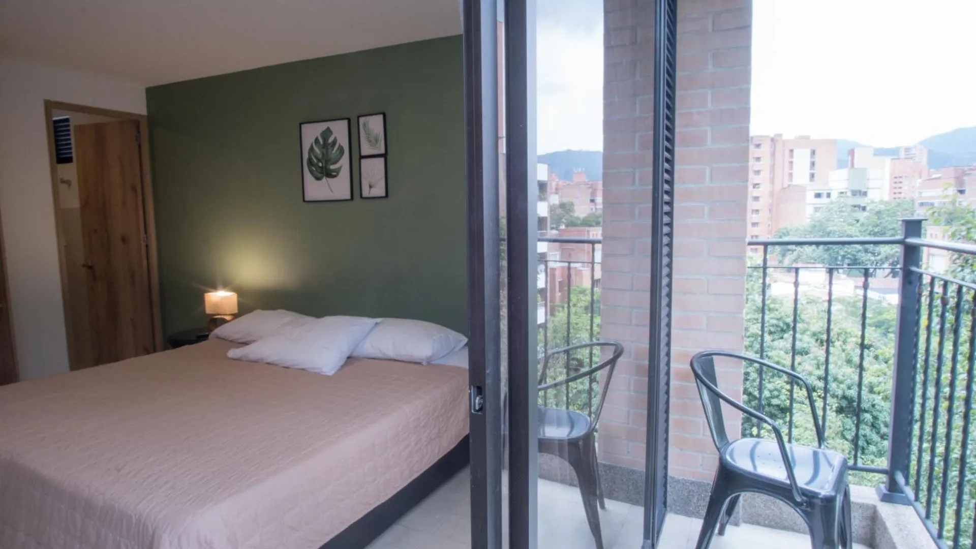 Aparthotel Edificio Fenicia Lofts Laureles Medellín 0*,