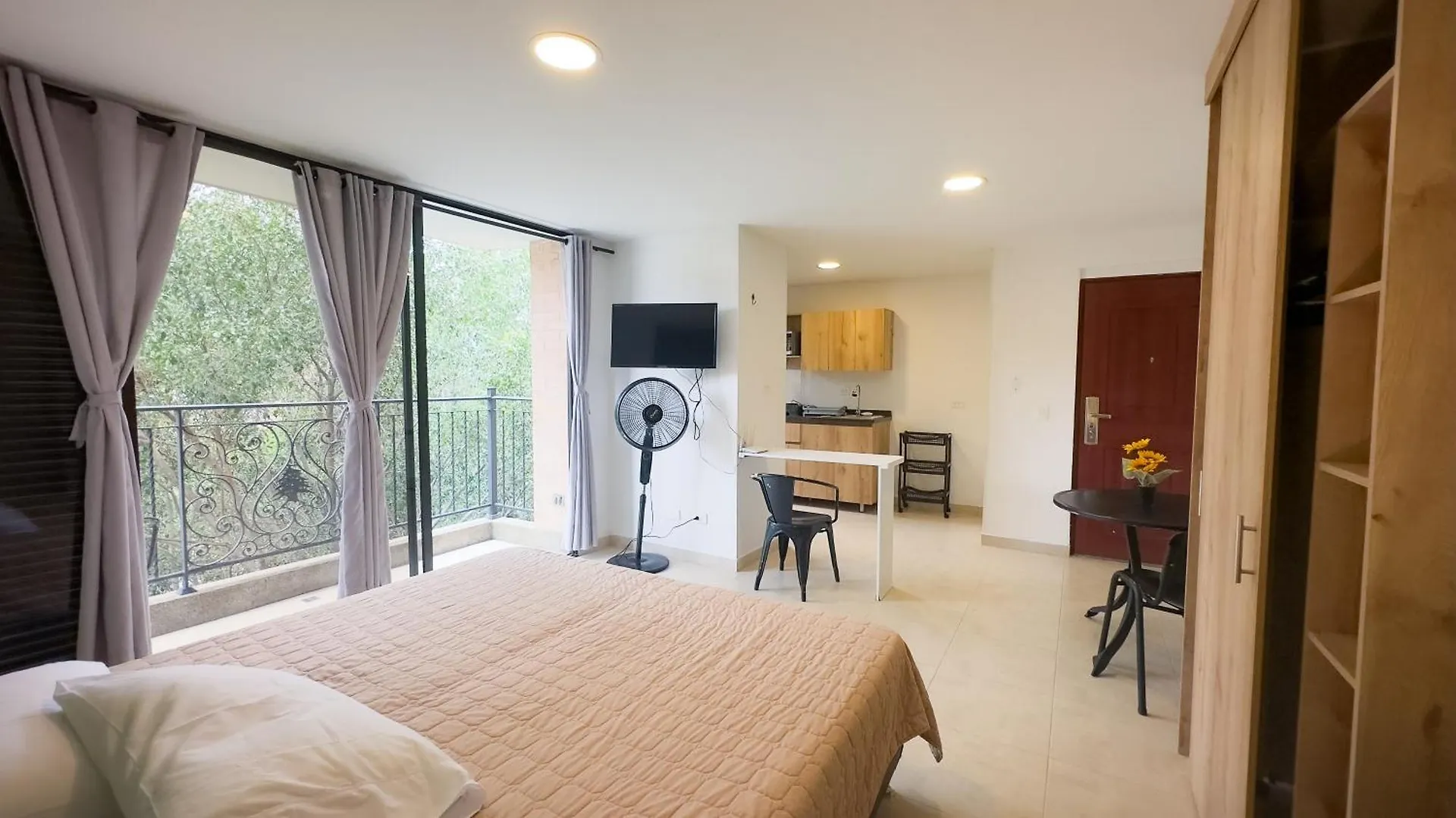 Aparthotel Edificio Fenicia Lofts Laureles Medellín