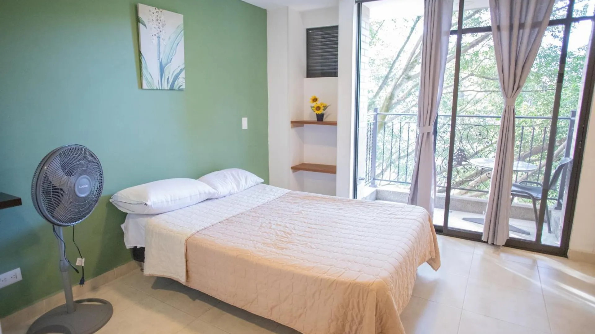 Aparthotel Edificio Fenicia Lofts Laureles Medellín Colombia