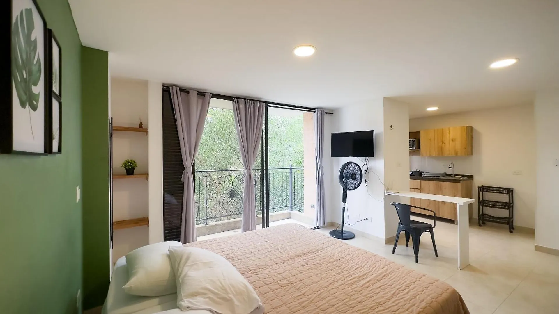 Edificio Fenicia Lofts Laureles Aparthotel Medellin